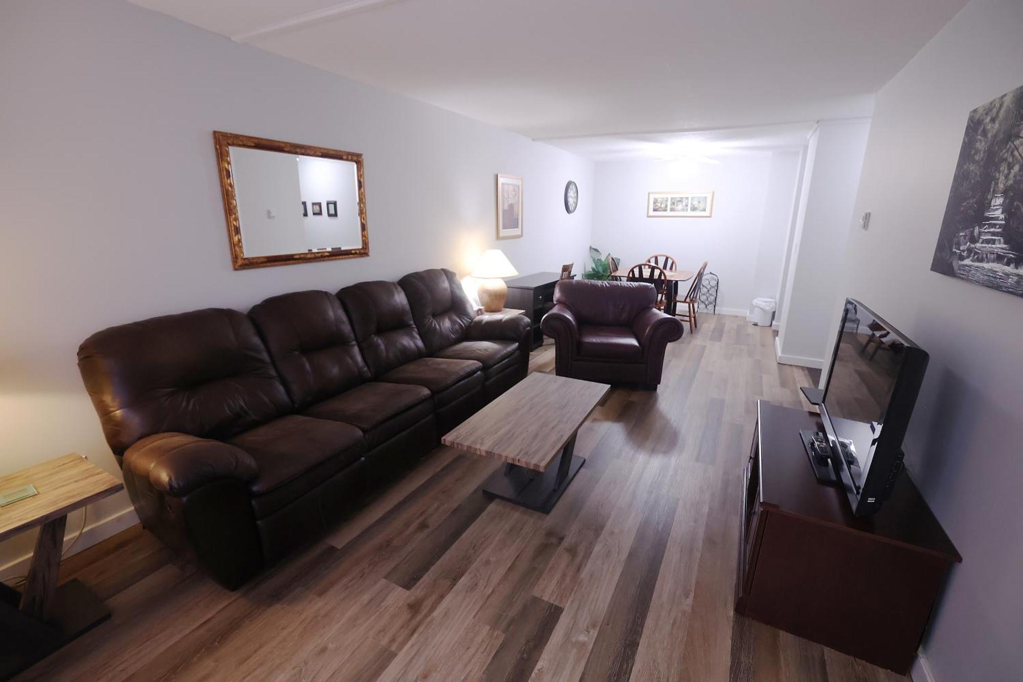 Elliot LakeParis Plaza公寓 外观 照片